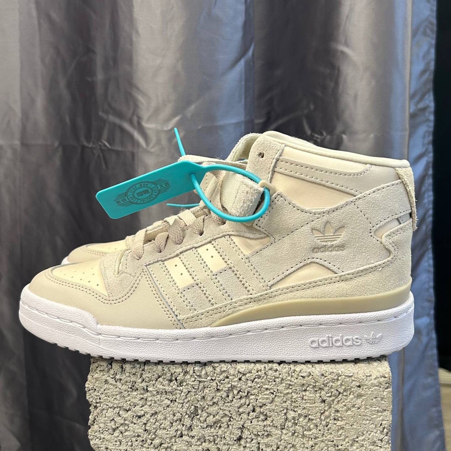 Adidas Originals Forum Mid W