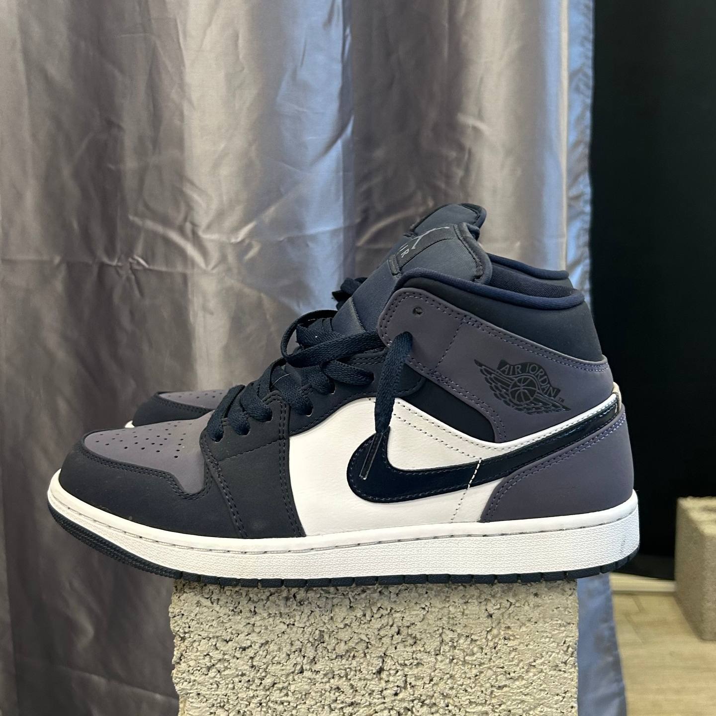 Air Jordan 1 Mid «Obsidian Sanded Purple»