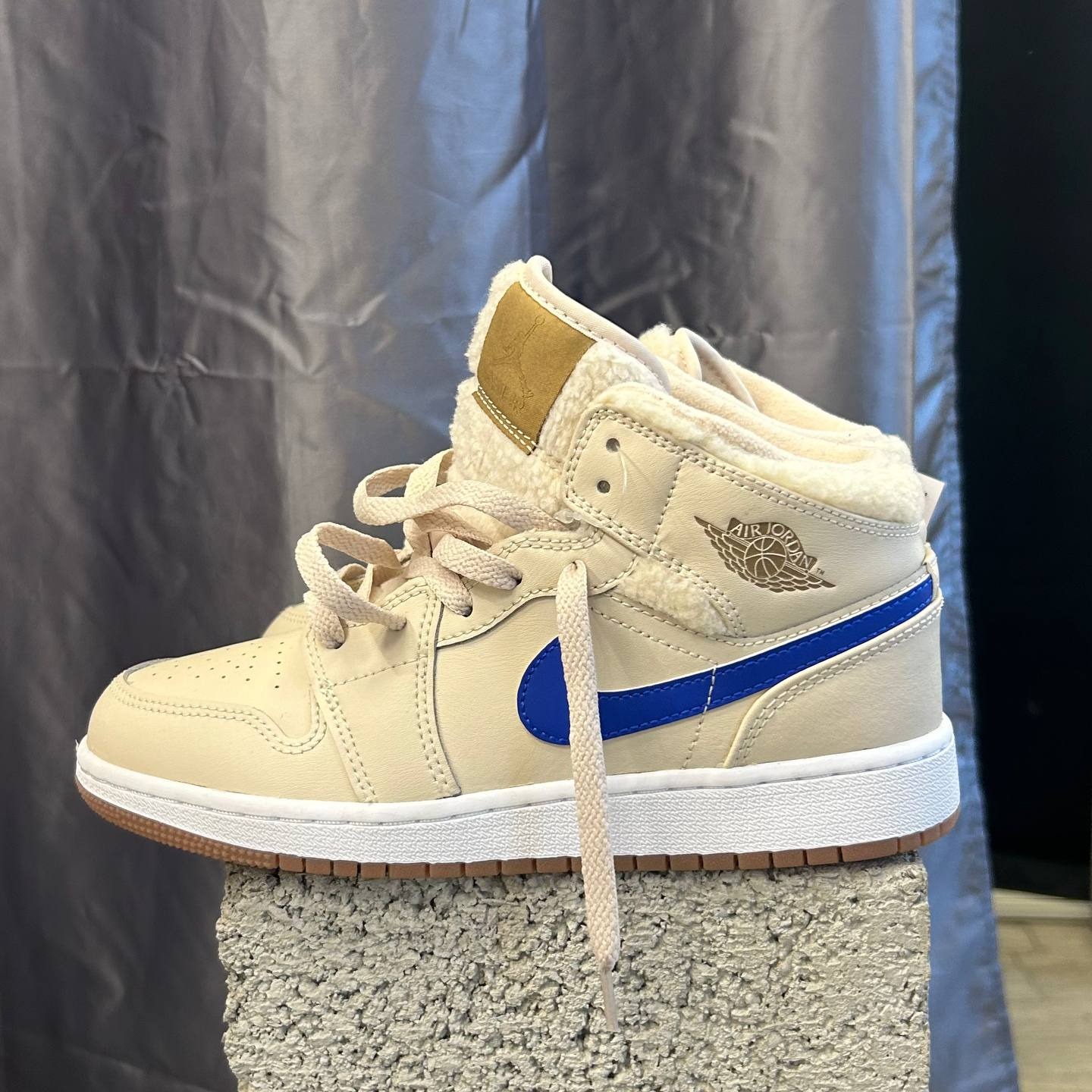 Nike Air Jordan 1 Mid Utility Fleece Pearl White